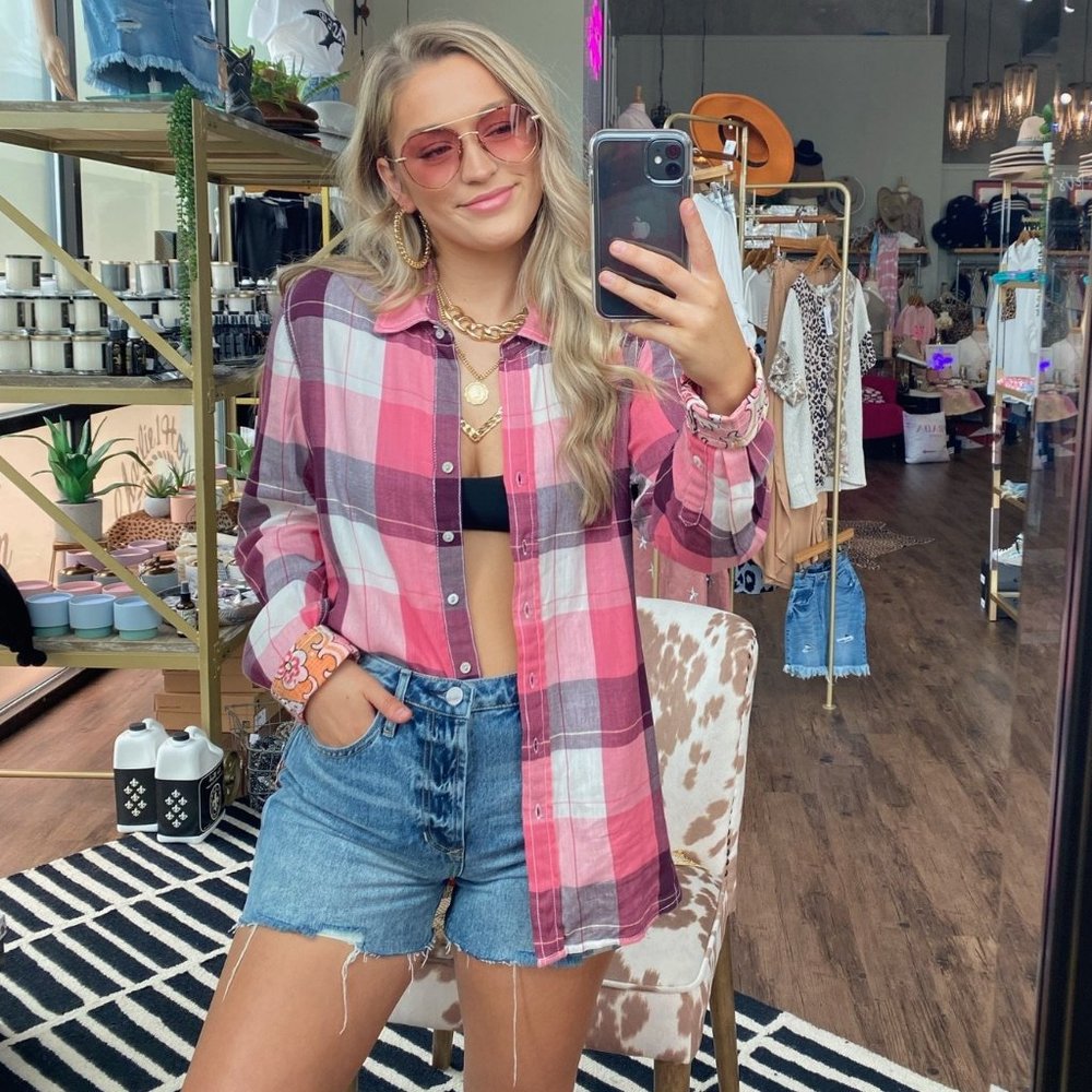 'The Ellis' Plaid Button Down in Pink